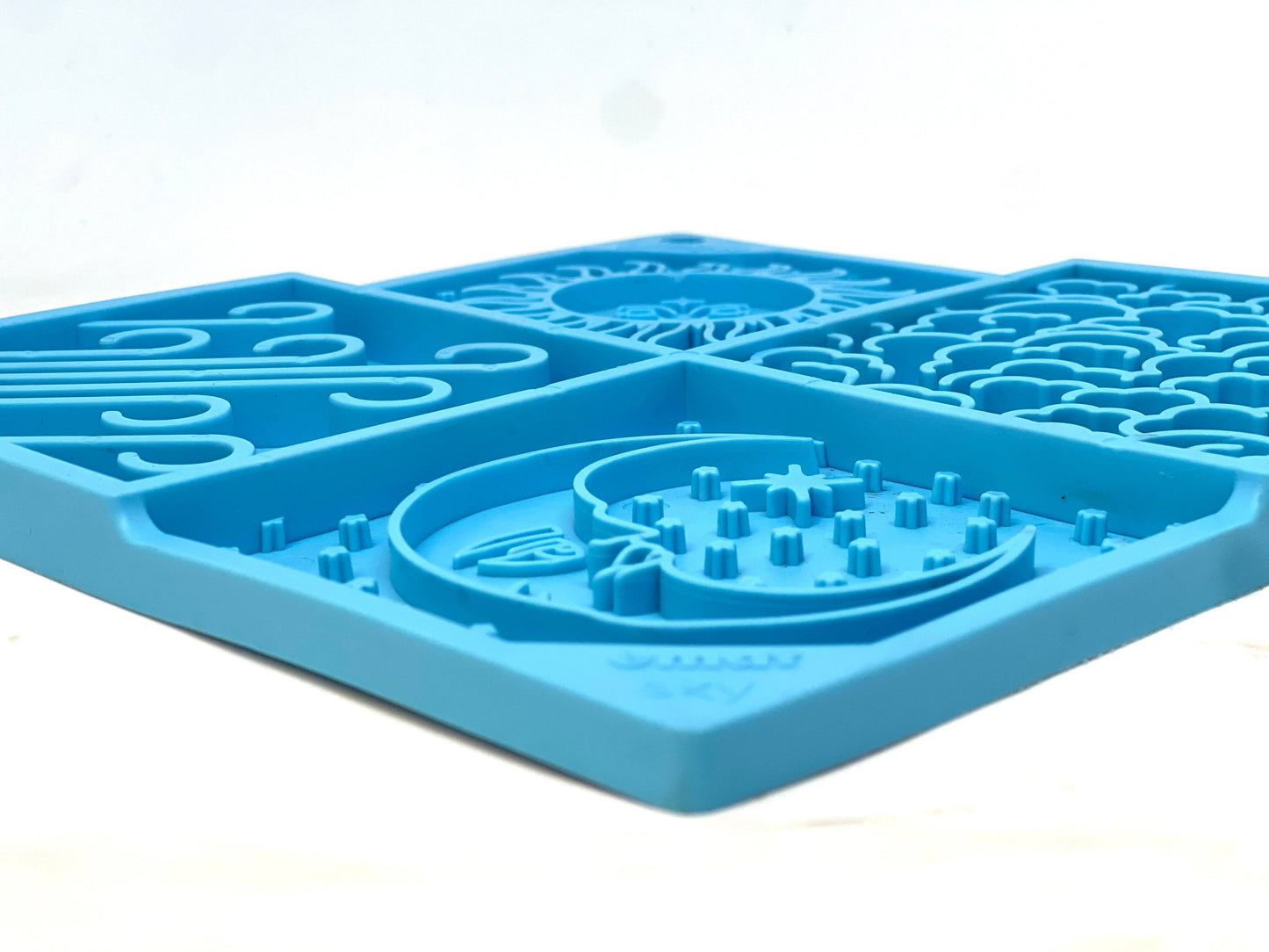 Sky Design eMat Enrichment Lick Mat: Light Blue Sky emat