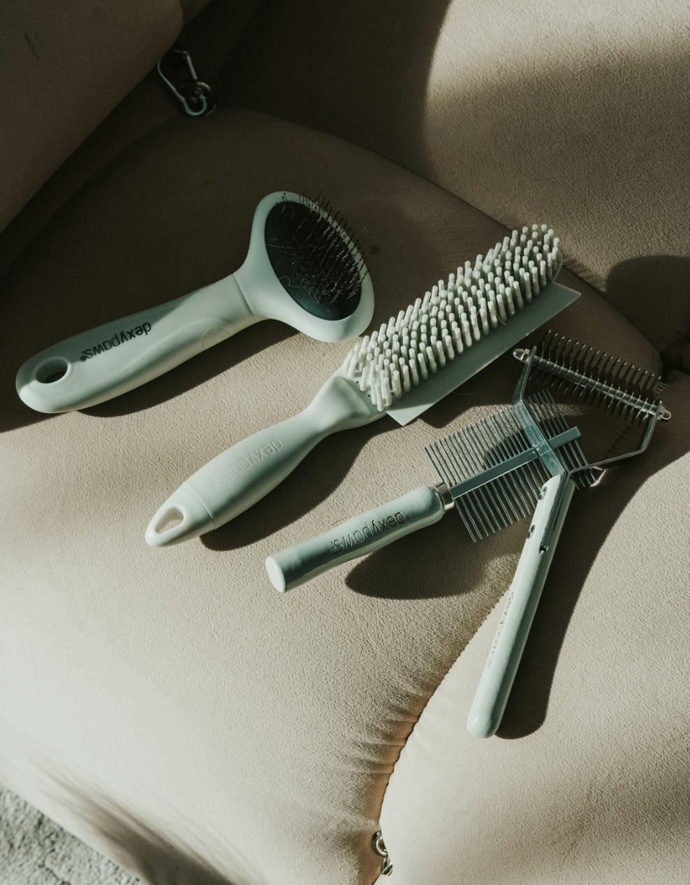 Double Sided Deshedding Undercoat Brush