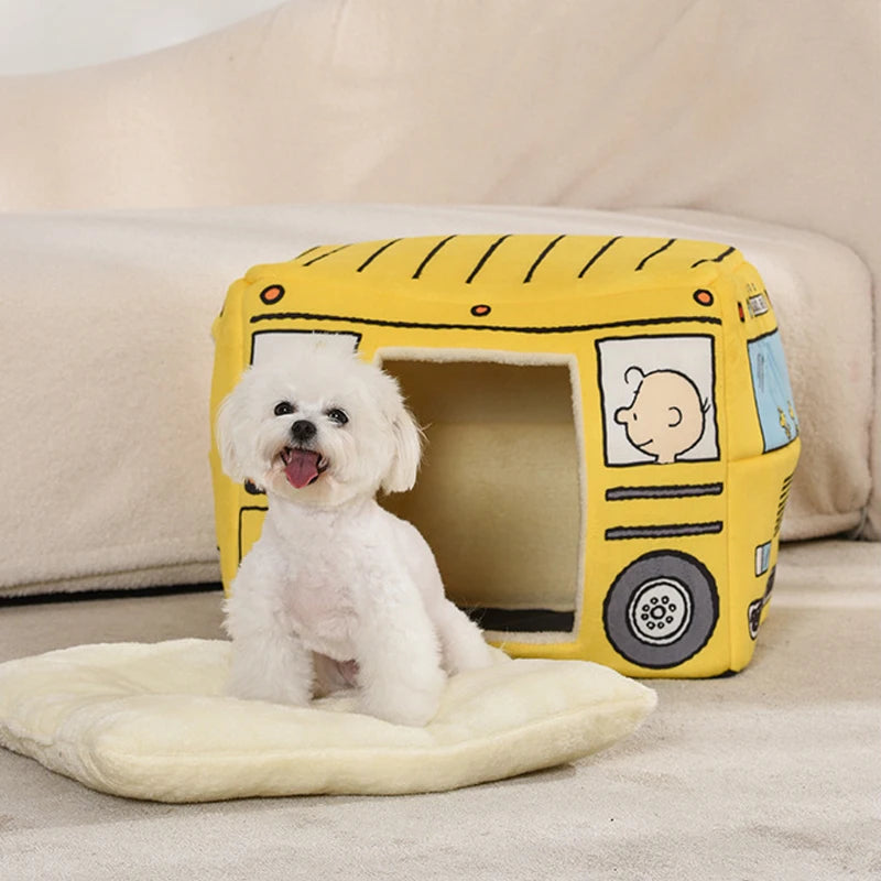 Peanuts Bus cat or small dog Nest