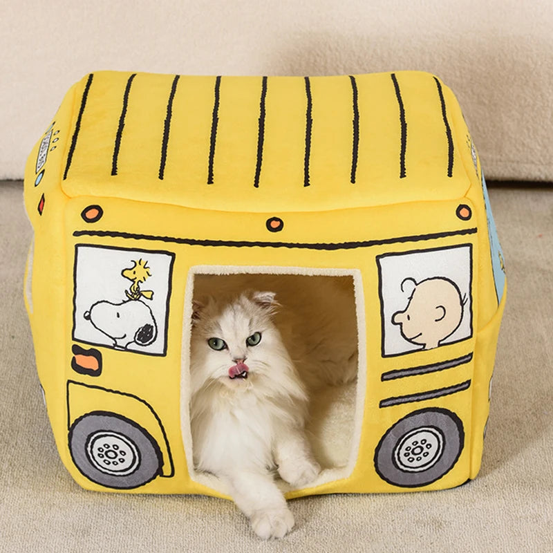 Peanuts Bus cat or small dog Nest
