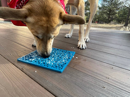 Jigsaw Design Emat Enrichment Licking Mat: Pink